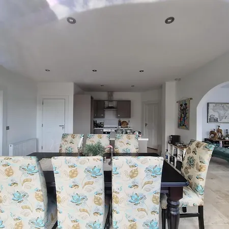 Guest house Holiday Mansion Gorey